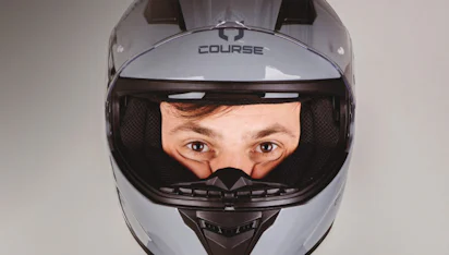 Choose the right motorcycle helmet and size - xlmoto.eu | XLMOTO Choose the right motorcycle helmet and size - xlmoto.eu | XLMOTO
